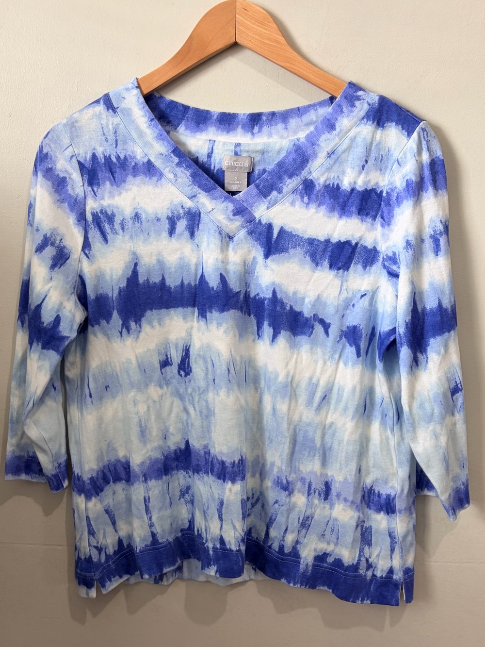 Chico's Size 2 Large 100% Pima Cotton Tie Dye V-Neck 3/4 Sleeve Top Blue White